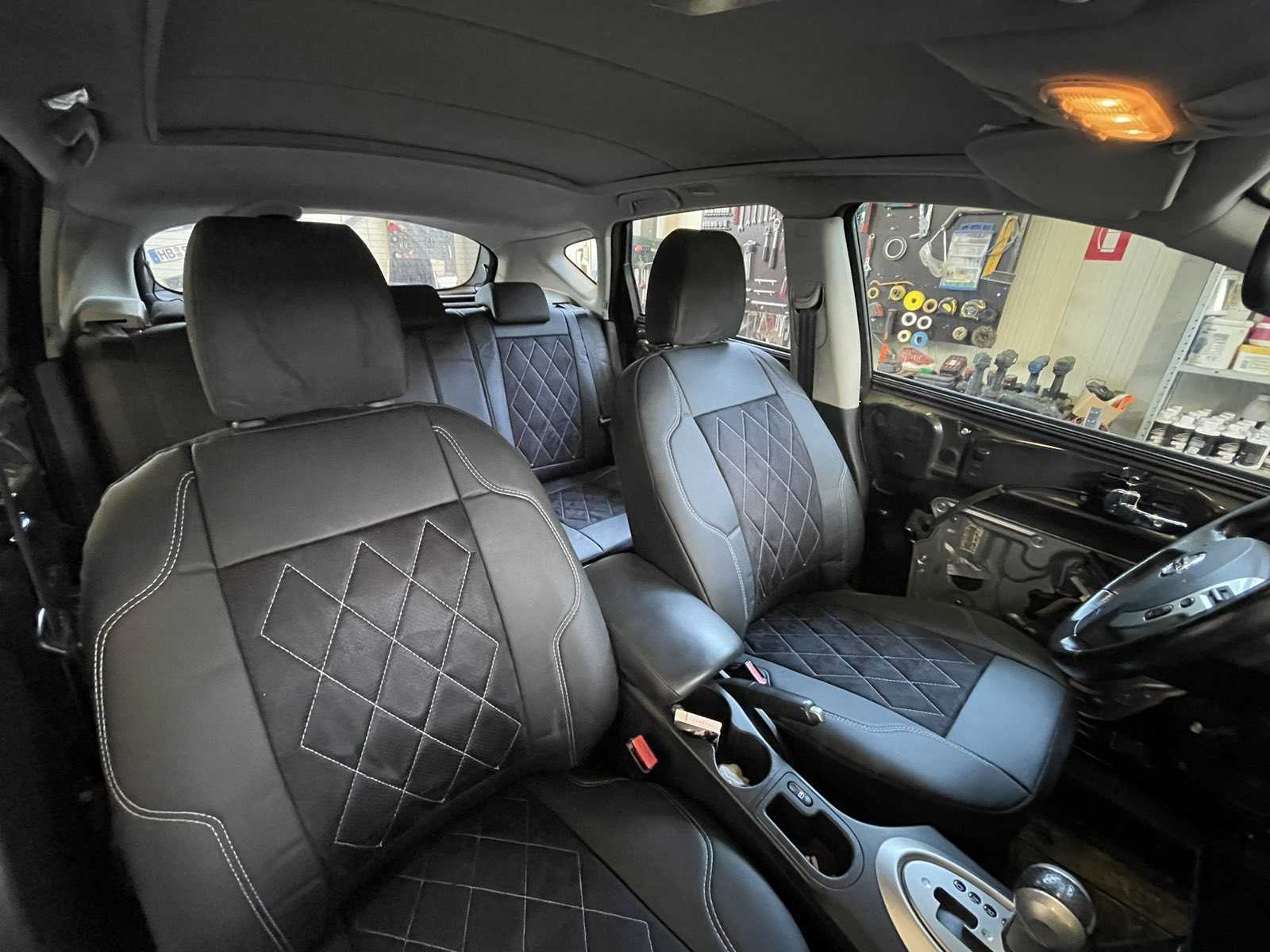 Huse scaune NISSAN Qashqai - alcantara perforata si piele ecologica - obrazek 7