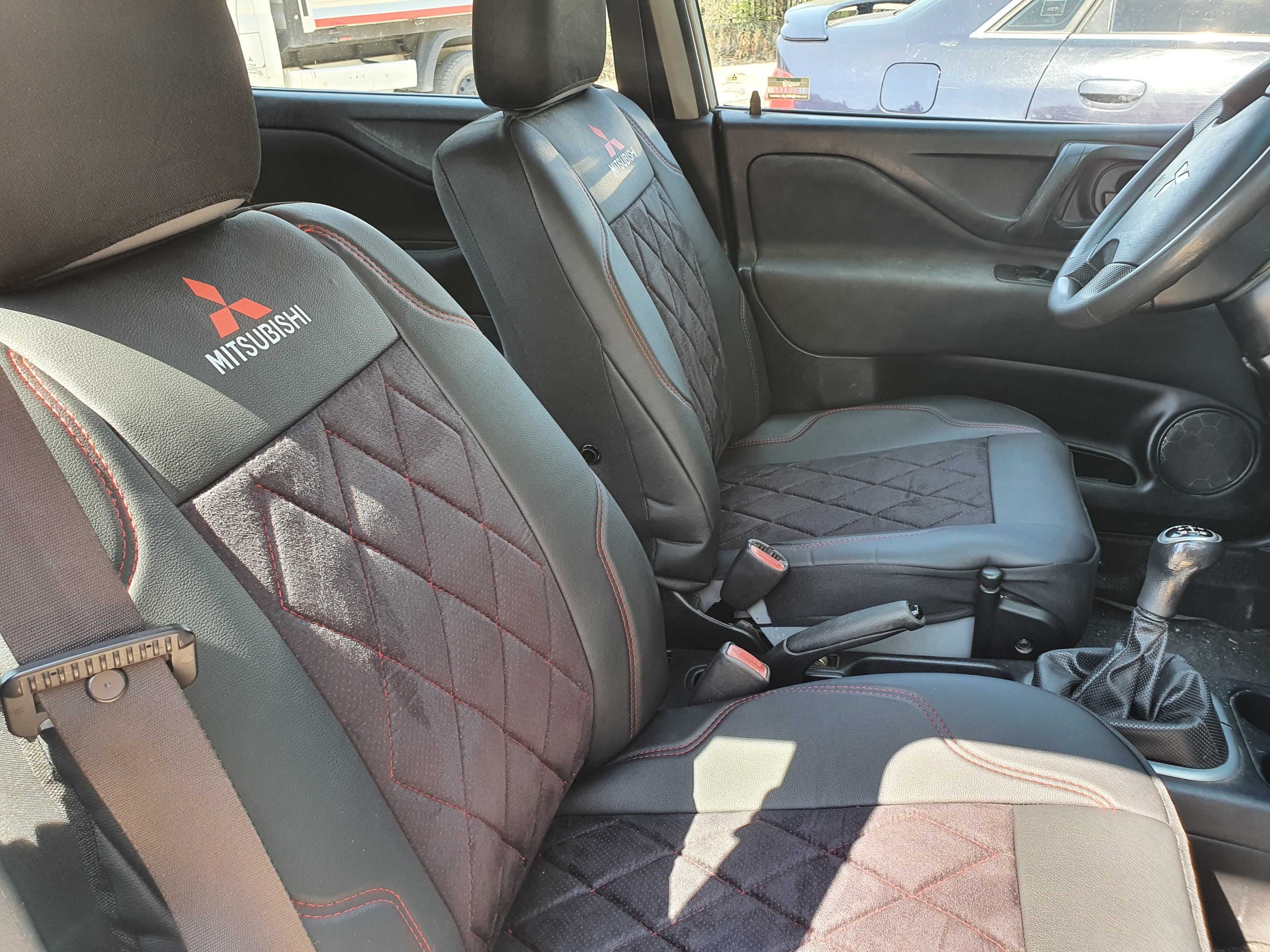Huse scaune Mitsubishi Spacestar - alcantara perforata si piele ecologica - obrazek 3