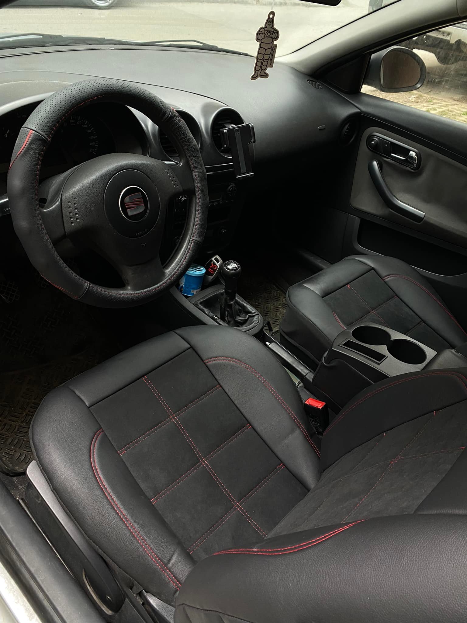 Huse scaune Seat Ibiza / Cordoba – alcantara si piele ecologica