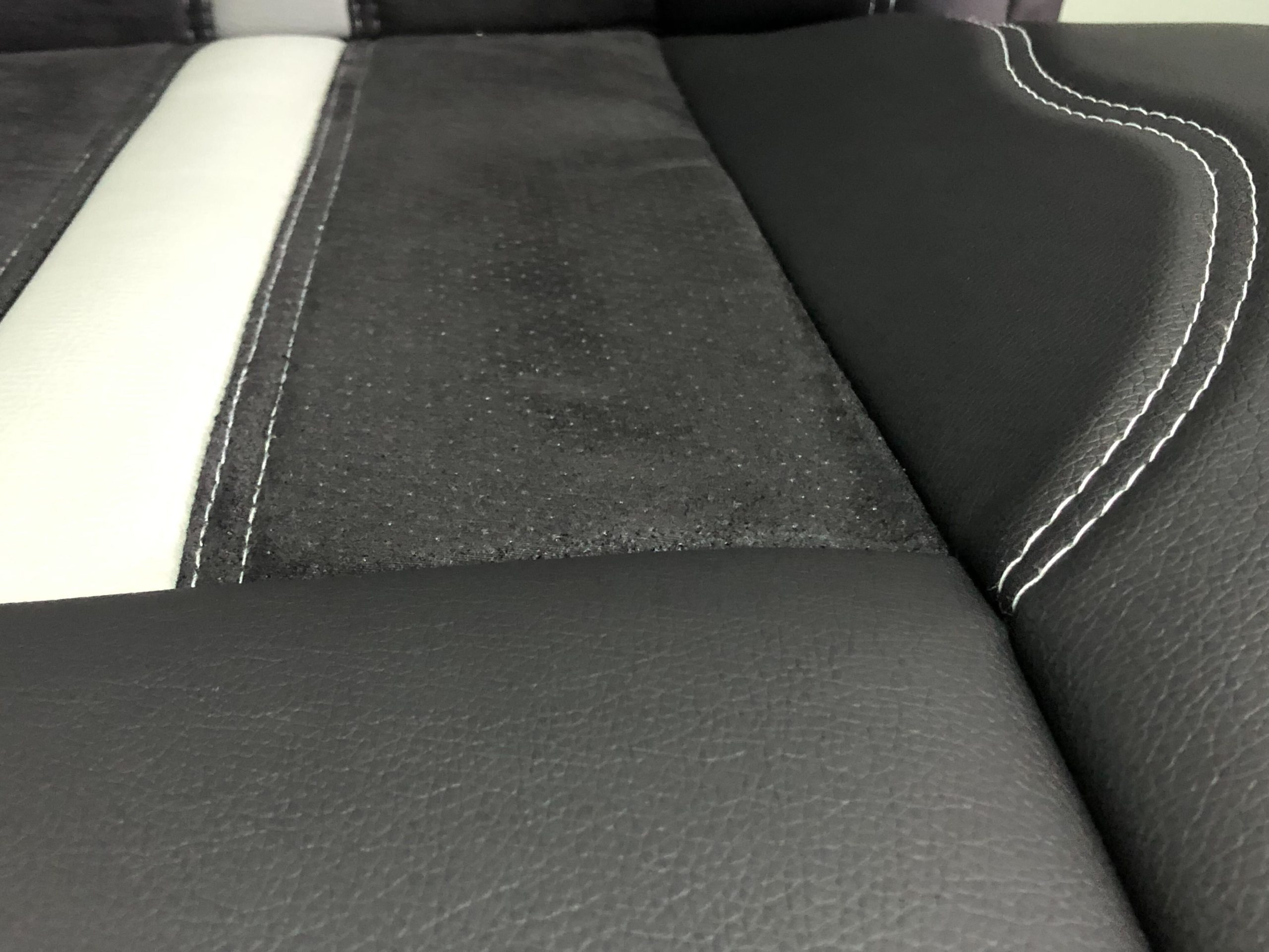 Huse scaune LUXURY perforate alcantara si piele ecologica - linie Szary - obrazek 4